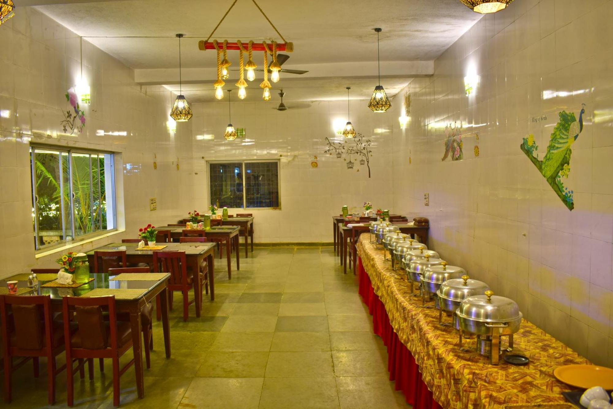 Jains Royal Palace Resorts Yelagiri Exterior photo