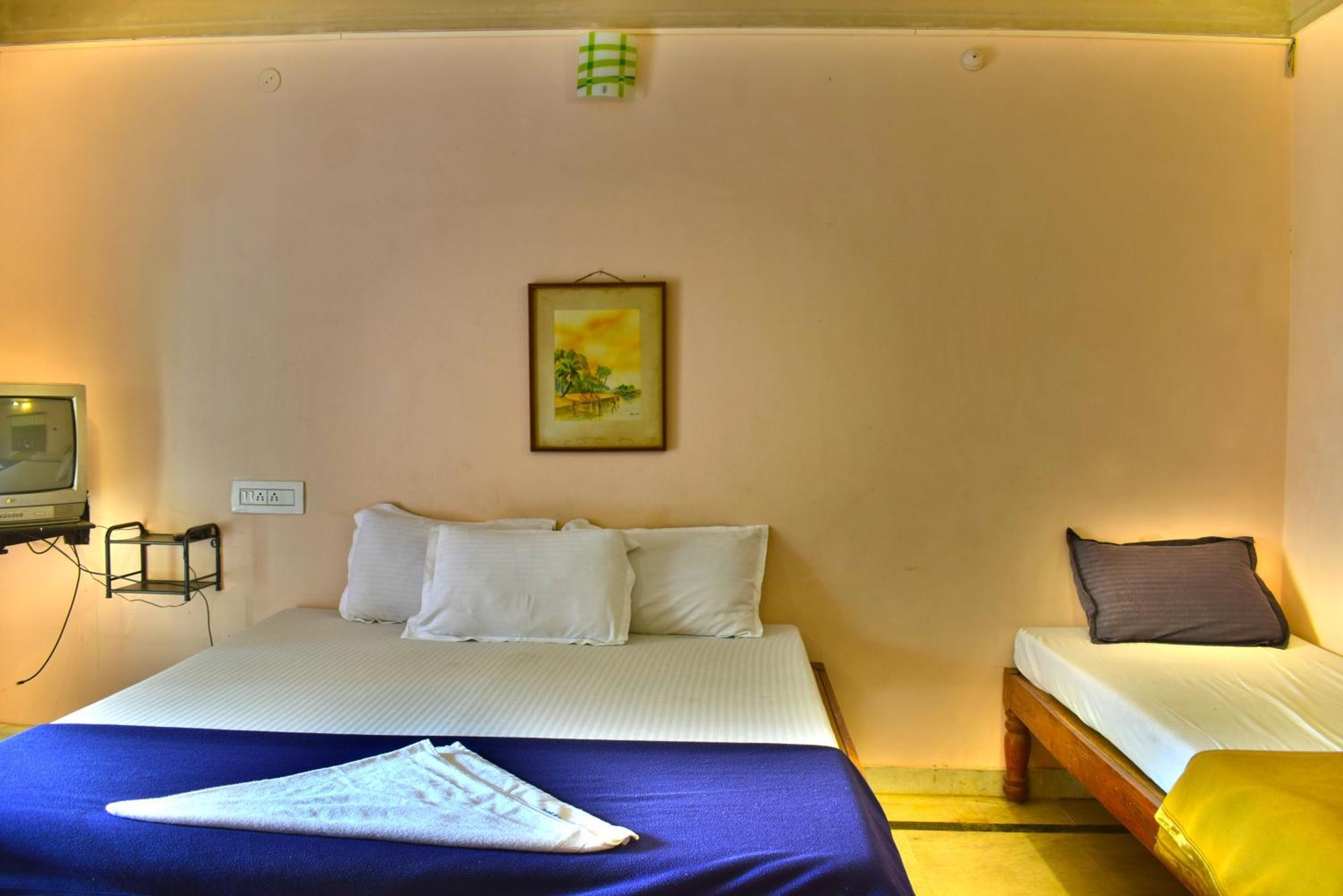 Jains Royal Palace Resorts Yelagiri Exterior photo