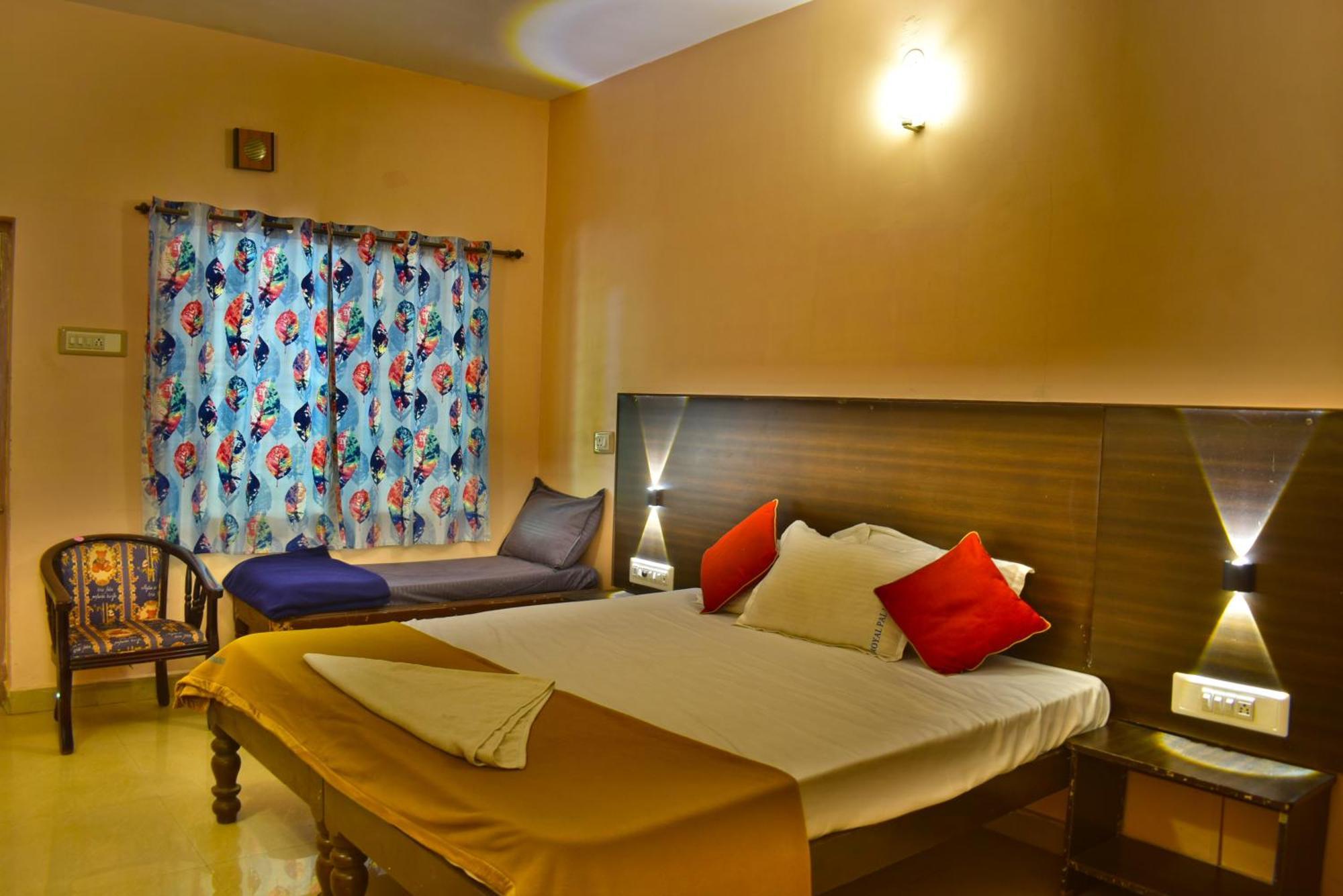 Jains Royal Palace Resorts Yelagiri Exterior photo