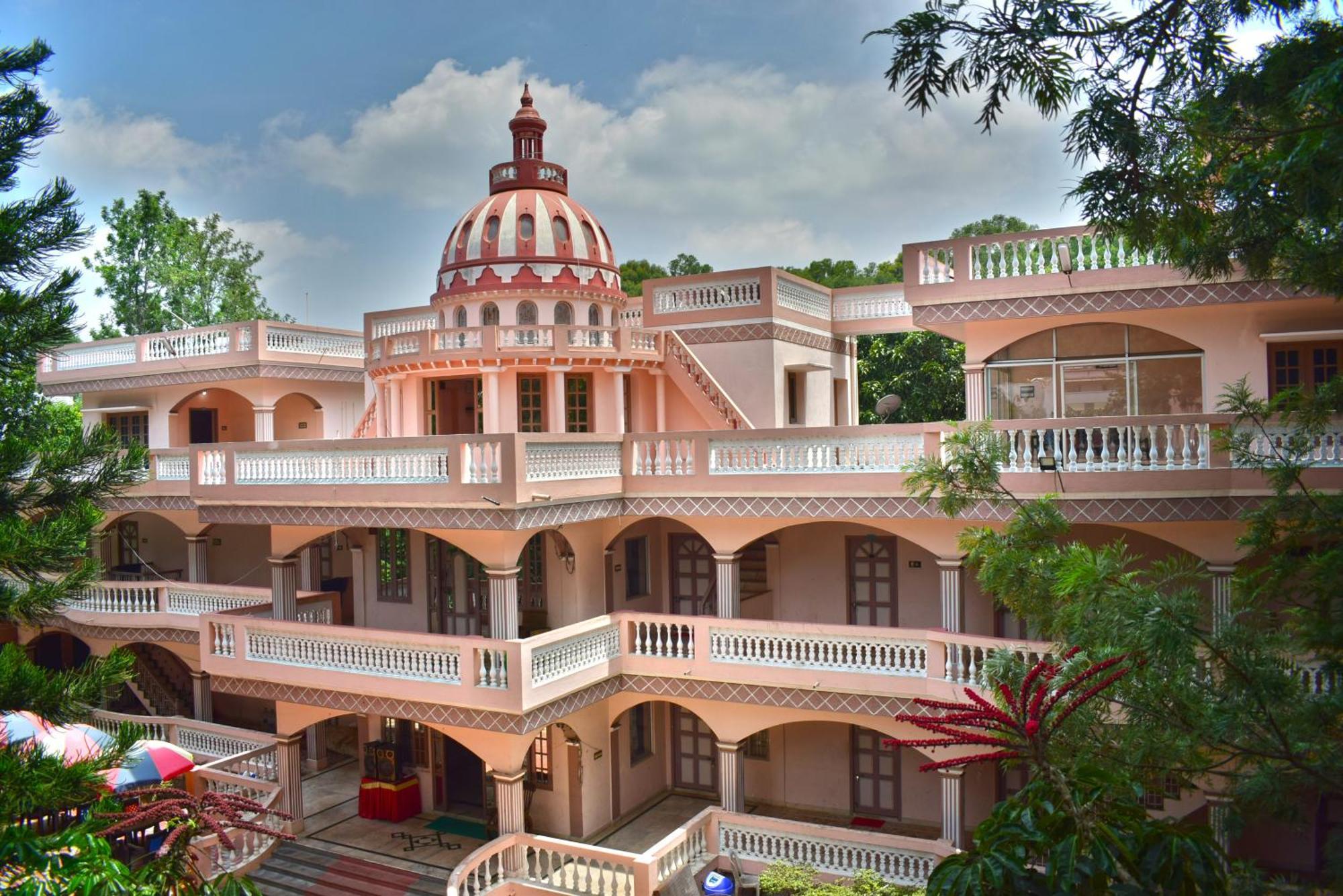 Jains Royal Palace Resorts Yelagiri Exterior photo